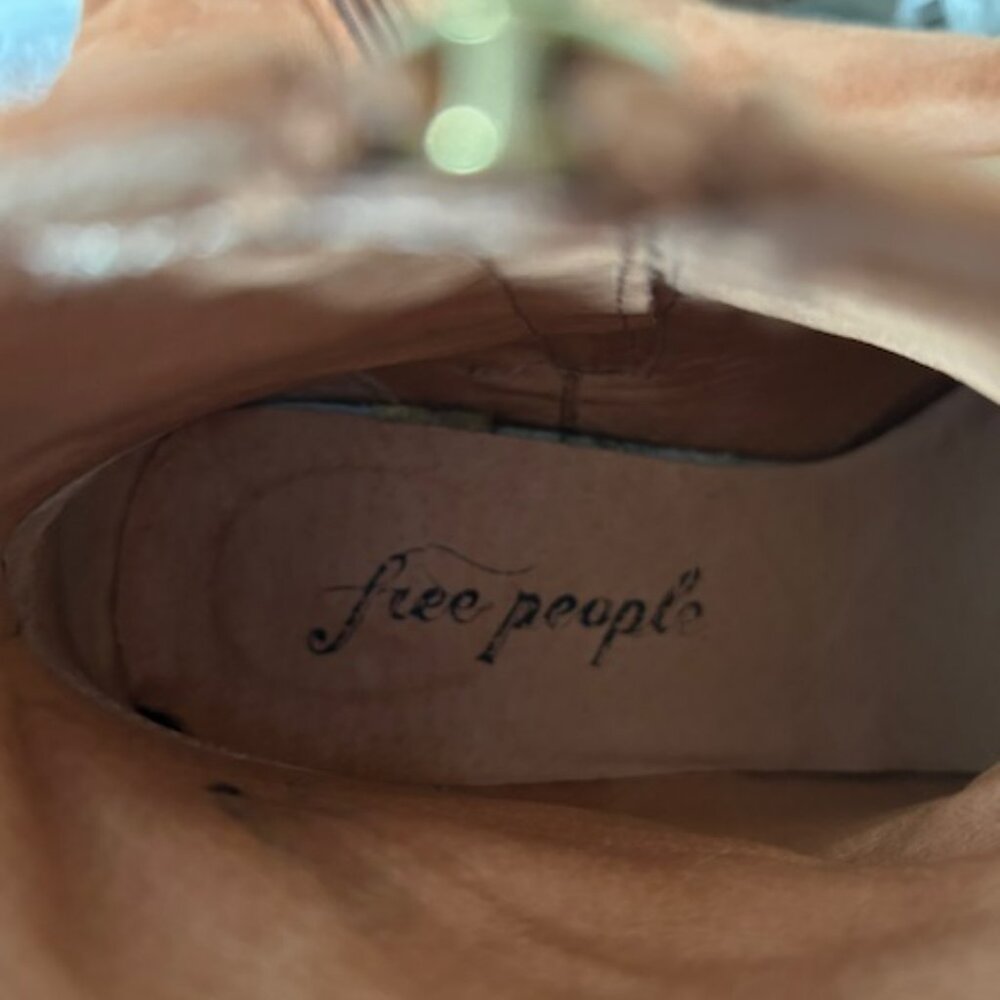 Free People Spring In Paris Boots Women's Size 6.5 Tan Suede Fringe Square Toe - Picture 7 of 8